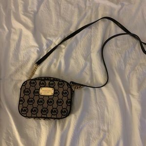 MICHAEL KORS SATCHEL!